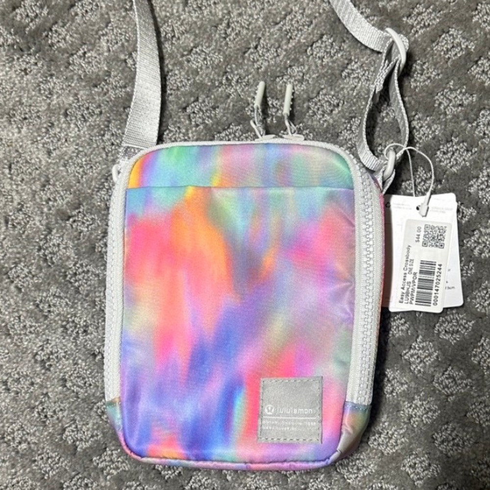 **NEW WITH TAGS** Lululemon Athletica Easy Access Crossbody - Picture 4 of 9